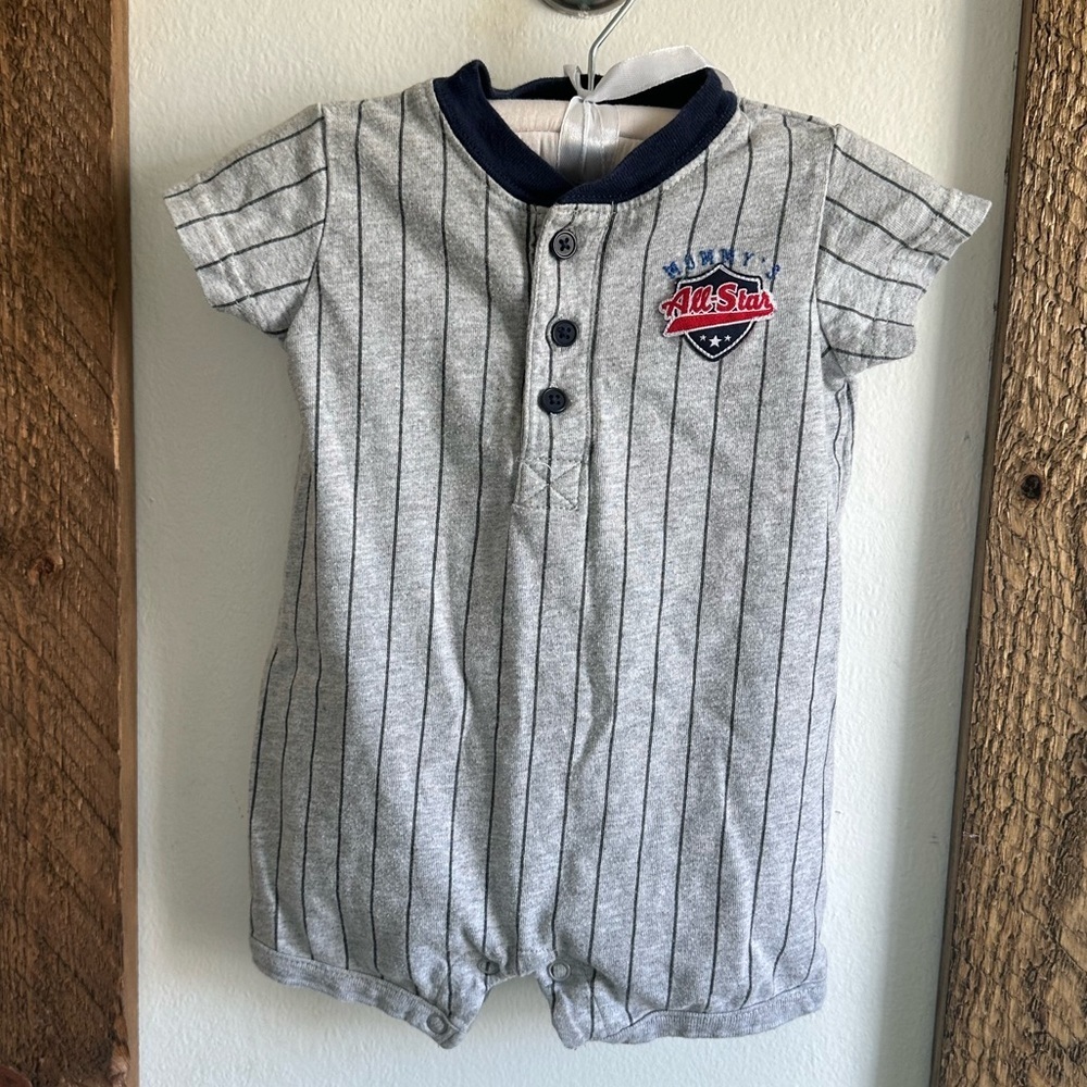 Carter’s Baby Boy Romper size 6 months mommy’s all star